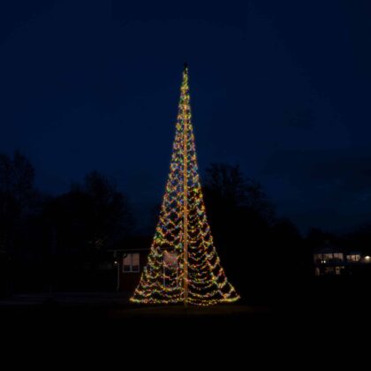 App styret Glimma julebelysning, varm hvid og multicolor til flagstang